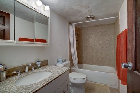 Surf and Surfside apartments and townhomes in Downtown Madison, WI. Fully Furnished, studio, one bedroom, 2 bedroom. Lake views. Managed by Wisconsin Management Company